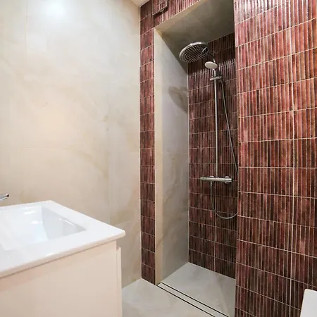 Historical Luxurious 1bdr Lift 아파트 *