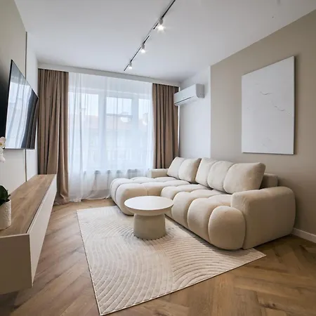 Historical Luxurious 1bdr Lift