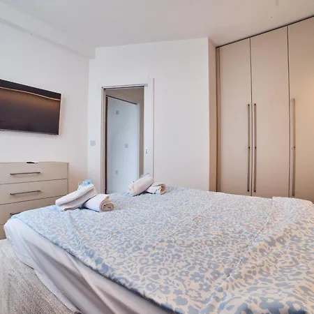 아파트 Historical Luxurious 1bdr Lift